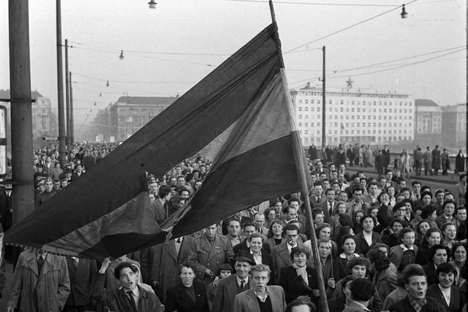 The Suez Crisis and the Hungarian Revolution of 1956 – photos, videos – Daily News Hungary 부다페스트의 봄(헝가리 혁명)의 배경