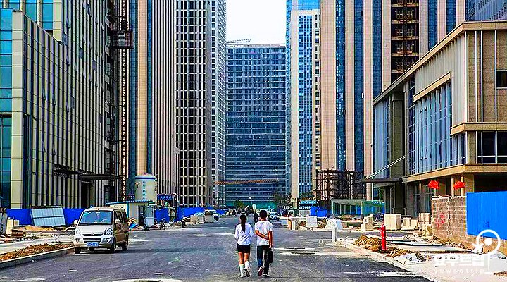 \'중국의 맨해튼\'을 꿈꿨던 도시 \'빈하이신구\'